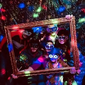 Meet your Posher, Minh tú